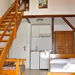 Eros-iros Portside * مدينة سكياثوس