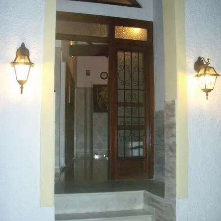 Eros-Iros Portside Stays Skiathos, The Authentic Sporadean Living Apartment