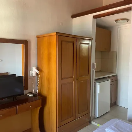 Eros-iros Portside Apartament *