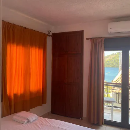 Eros-Iros Portside Stays Skiathos, The Authentic Sporadean Living Apartment