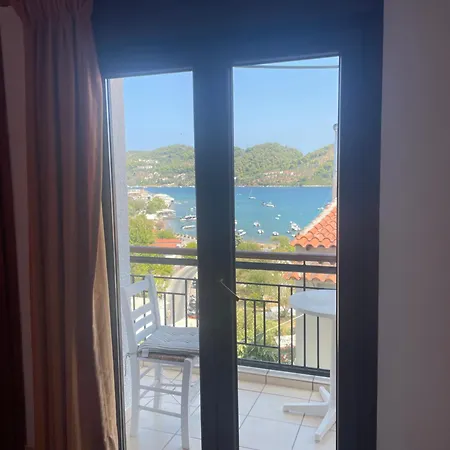 Eros-Iros Portside Stays Skiathos, The Authentic Sporadean Living Apartment