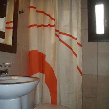 Eros-Iros Portside Stays Skiathos, The Authentic Sporadean Living Apartment *