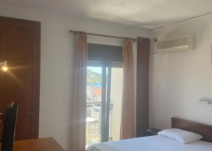 Eros-Iros Portside Stays Skiathos